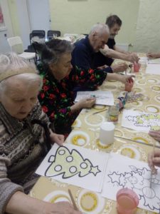 Подготовка к новогодним праздникам в пансионатах пожилых "Ялта"