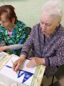 Математические и творческие занятия с пожилыми в пансионате "Ялта - Петергоф"
