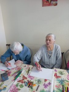 Рисунок "Лето" руками пожилых людей