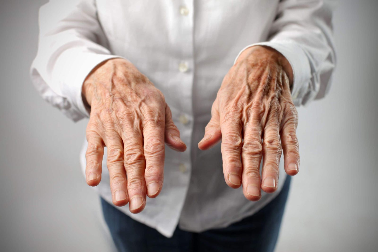 Как лечить тремор рук в пожилом возрасте