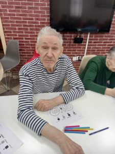 Творческое занятие с пожилыми "В гостях у сказки" в пансионате "Ялта-Петровская Мельница"