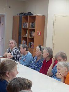 Занятия с пожилыми по пластилинографии в пансионатах "Ялта"