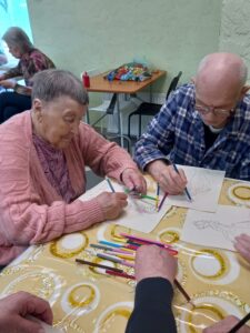Математическая раскраска - занятие с пожилыми в пансионате «Ялта»