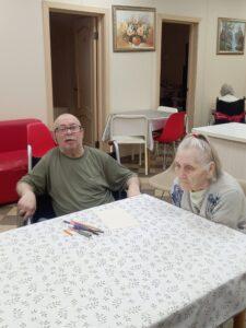 Творческое занятие «Сказочник» в пансионате пожилых «Ялта»